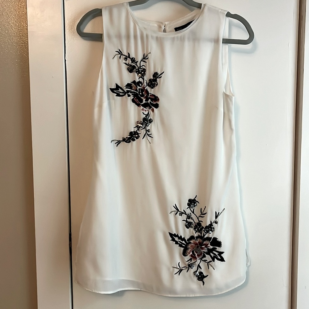 White House Black Market top 2